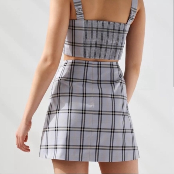 ✨ Aritzia Sunday Best Plaid Mini Skirt 😍 - Picture 2 of 9